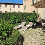 Borgo Di Beppe & Gloria Daire *