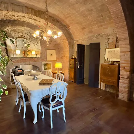 Borgo Di Beppe & Gloria Daire *